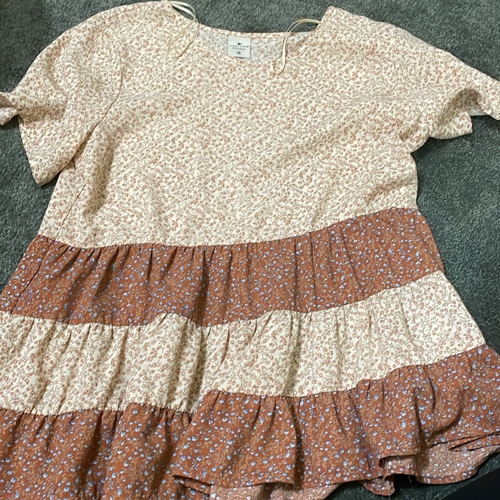 Flowered colored top